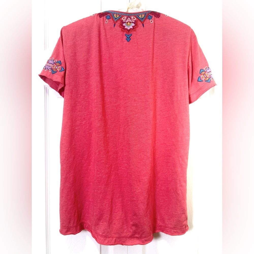 Johnny Was Laurelle Relaxed Fit Embroidered V-Neck Tee – Size Small - Picture 3 of 9